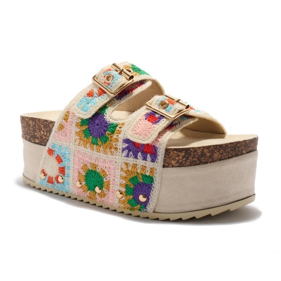 NWT white floral crochet style Platform style summer sandals - Picture 2 of 2